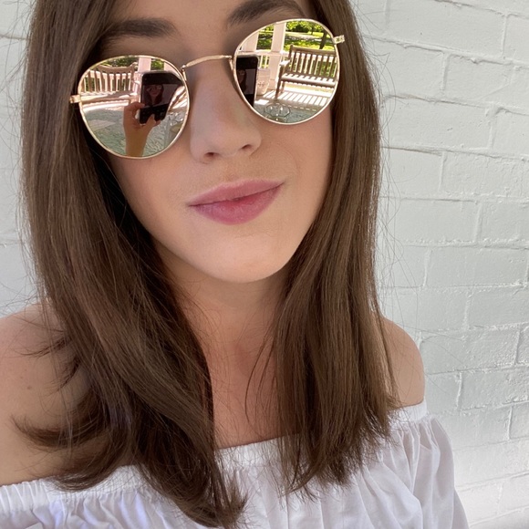 "Brooklyn" Sunglasses || Rose Gold Mirror Round - Picture 6 of 11